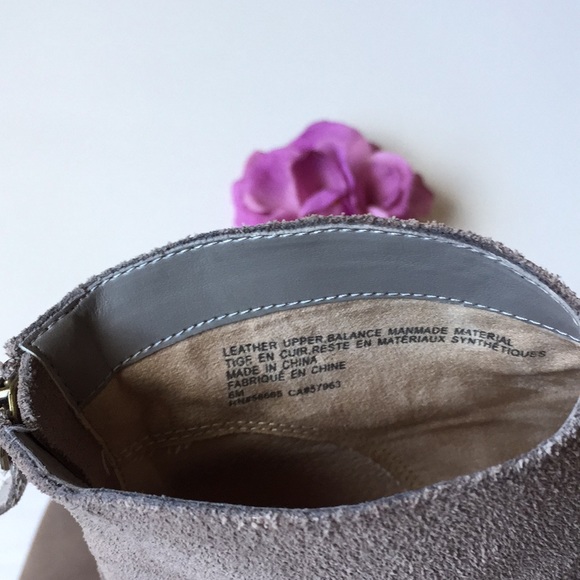 TESORI Raven Suede Ankle Booties Size 6 - Picture 7 of 8